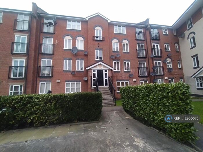 2 Bedroom Flat To Rent In St. Davids Court, Manchester, M8
