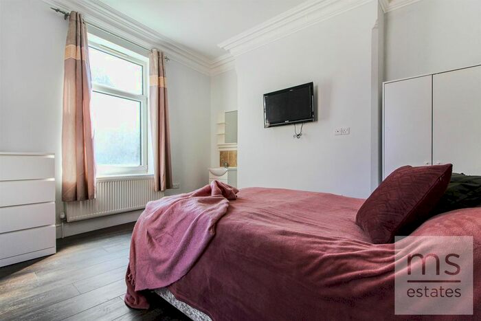 7 Bedroom End Of Terrace House To Rent In Forest Grove, Nottingham, NG1