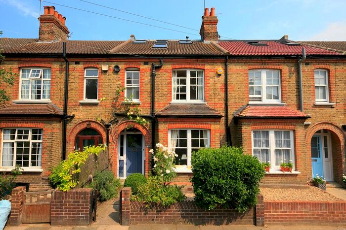 4 Bedroom Detached House To Rent In Manor Grove, Richmond, TW9