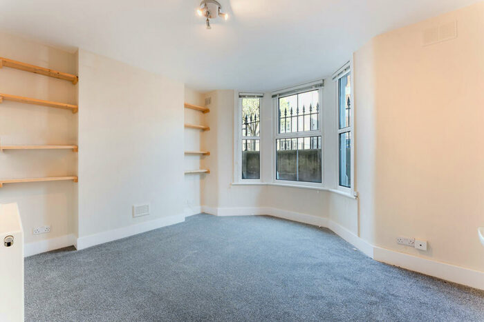 1 Bedroom Apartment To Rent In Temple Dwellings, Bethnal Green London, E2