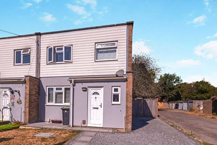 3 Bedroom End Of Terrace House For Sale In Juniper Square, Havant, Hampshire, PO9