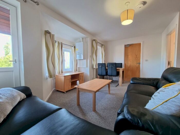 5 Bedroom Flat Share To Rent In Flat, Tiverton Way, Cambridge, Cambridgeshire, CB1