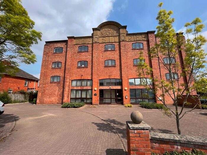 2 Bedroom Flat To Rent In Kingston Road, Taunton, TA2