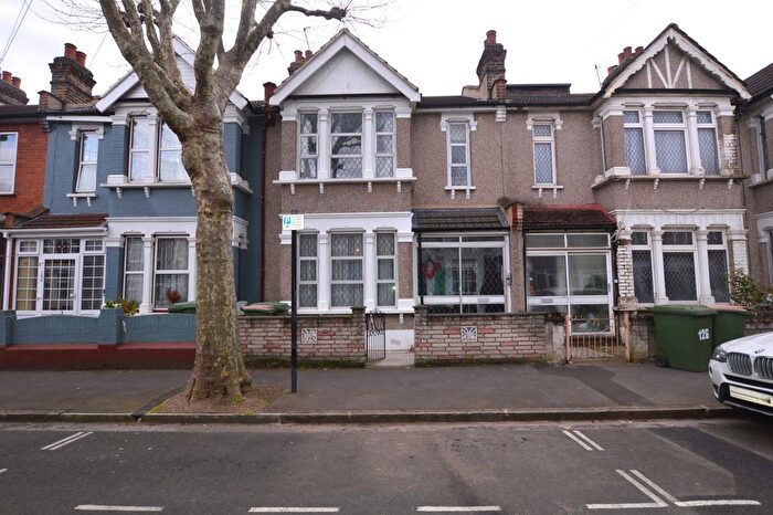 3 Bedroom Terraced House For Sale In Clements Road, London, E6