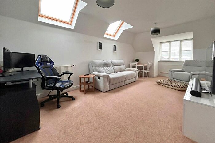 1 Bedroom Flat For Sale In Coppice Square, Aldershot, Hampshire, GU12