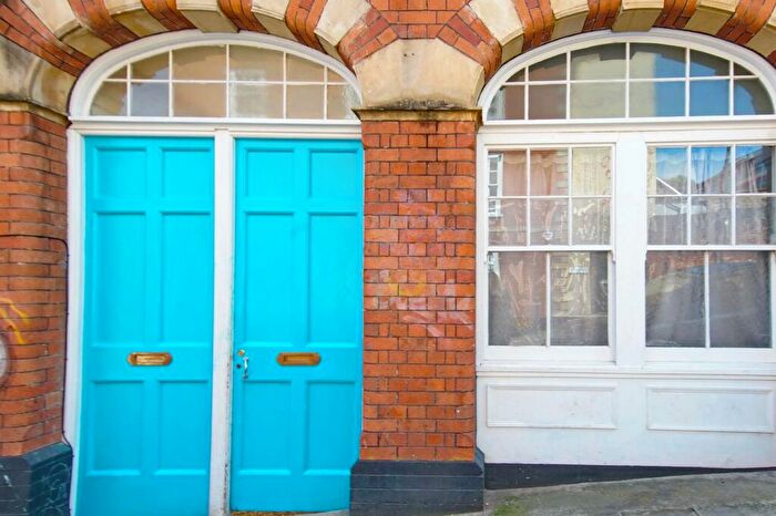 5 Bedroom End Of Terrace House To Rent In Hillgrove Street, Stokes Croft, BS2