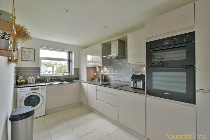 2 Bedroom Flat For Sale In Collington Lane East, Bexhill-On-Sea, TN39