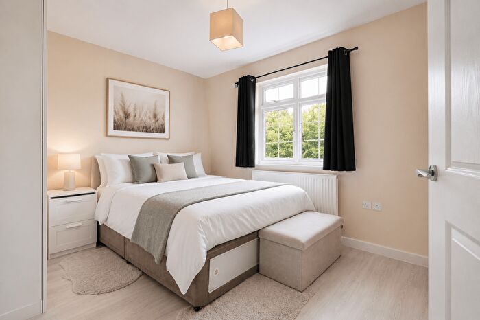 4 Bedroom Semi-Detached House To Rent In Kenmore Drive, Filton Park, BS7