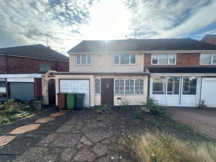 3 Bedroom Semi-Detached House For Sale In Ivanhoe Road, Great Barr, Birmingham, B43