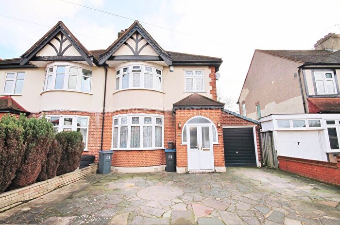 3 Bedroom Semi Detached House To Rent In Claremont Avenue, New Malden, KT3