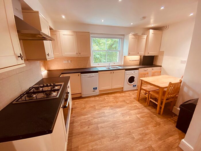 5 Bedroom Flat To Rent In Prince Of Wales Road, London, NW5