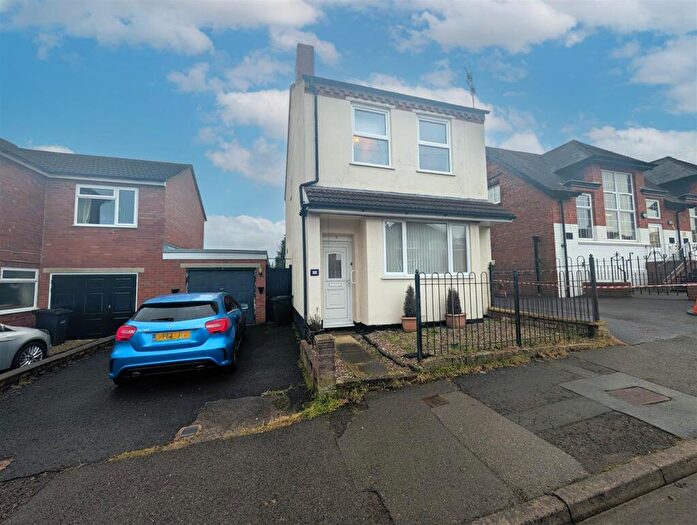 3 Bedroom Detached House For Sale In Tenterfields, Halesowen, B63