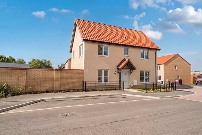 3 Bedroom Property To Rent In Runway, Sudbury, CO10