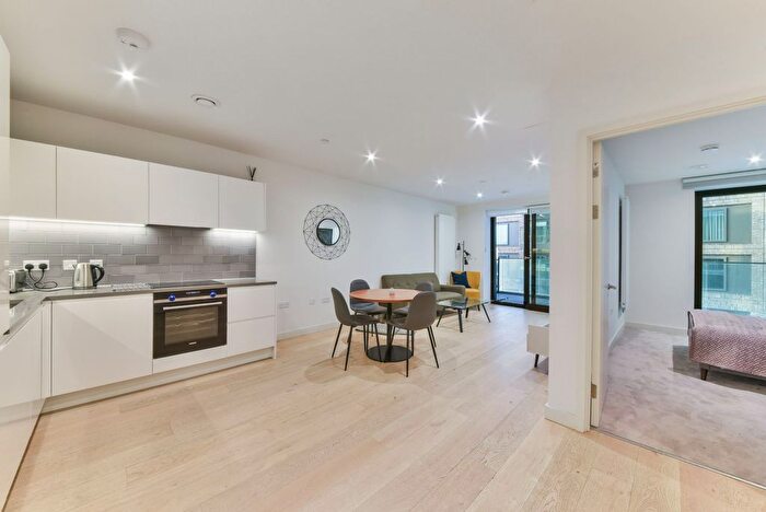 2 Bedroom Flat To Rent In Bonnet Street, London, E16