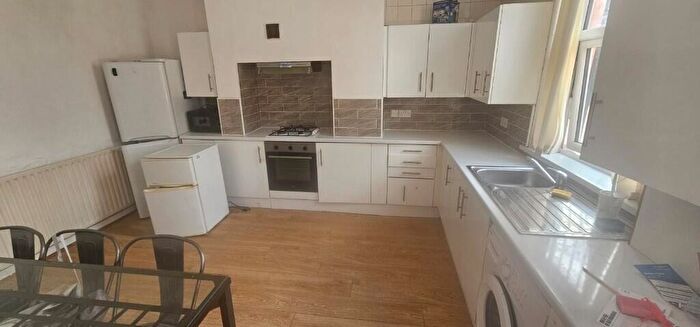 4 Bedroom Terraced House To Rent In Cleveleys Avenue, Leeds, West Yorkshire, LS11