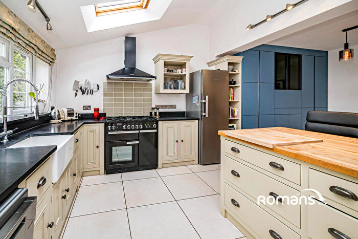 4 Bedroom Detached House To Rent In Walker Road, Maidenhead, Berkshire, SL6