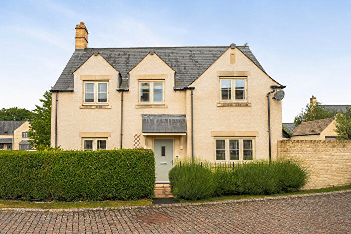 4 Bedroom Detached House For Sale In Fairford, Cirencester, GL7