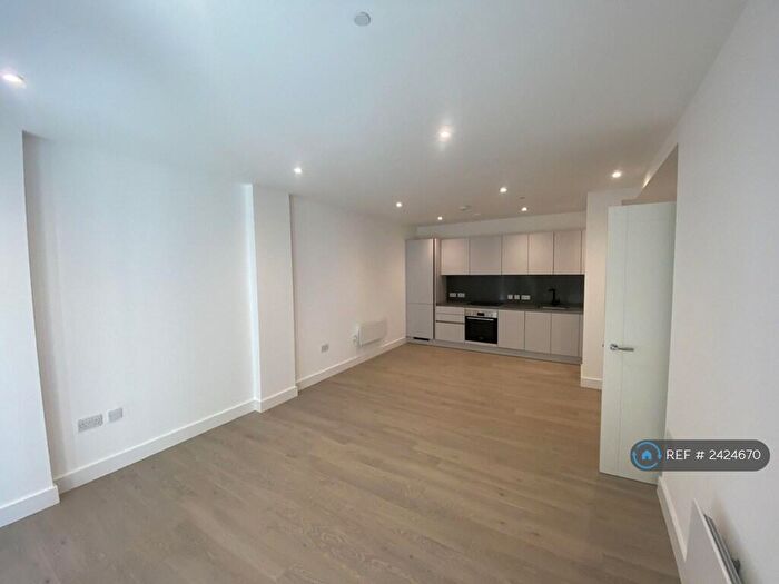 2 Bedroom Flat To Rent In Polytechnic Street, London, SE18