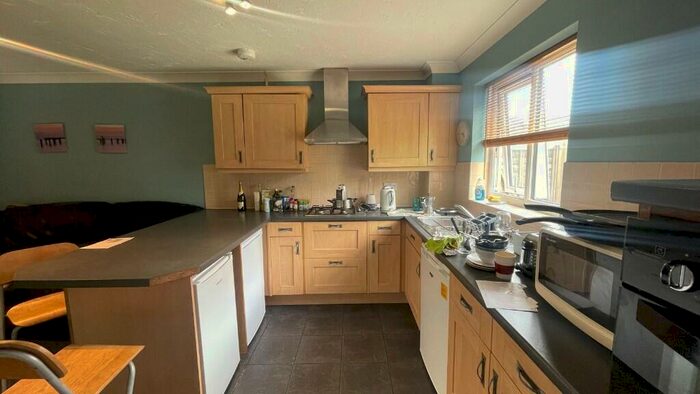 5 Bedroom Semi-Detached House To Rent In Mascot Square, Colchester, Essex, CO4