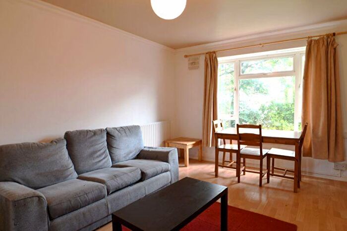 3 Bedroom Flat To Rent In Horton Road, Brighton, BN1
