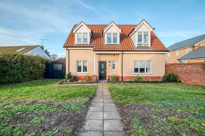 3 Bedroom Semi Detached House For Sale In Victoria Close, West Row, IP28