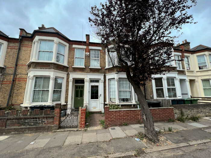 3 Bedroom Flat To Rent In Aspinall Road, Brockley, SE4