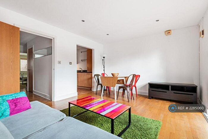 2 Bedroom Flat To Rent In Falcon Road, London, SW11