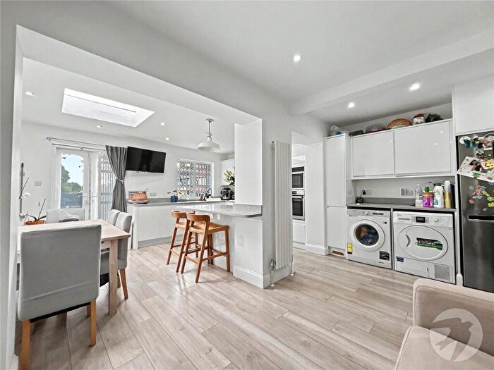 3 Bedroom Terraced House For Sale In Leechcroft Avenue, Sidcup, Kent, DA15