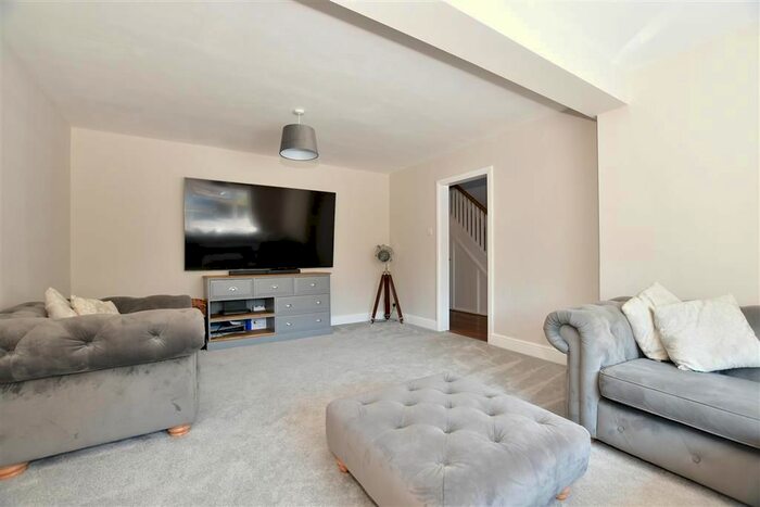 4 Bedroom Detached House For Sale In Haslewood Close, Smarden, Ashford, Kent, TN27
