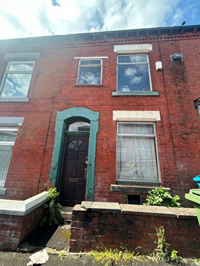 3 Bedroom Terraced House For Sale In Briscoe Street, Oldham, OL1