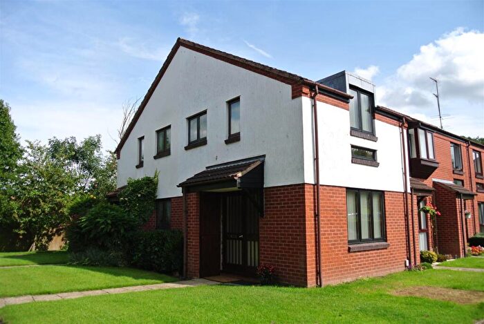 1 Bedroom End Of Terrace House To Rent In Spring Pool, Warwick, CV34
