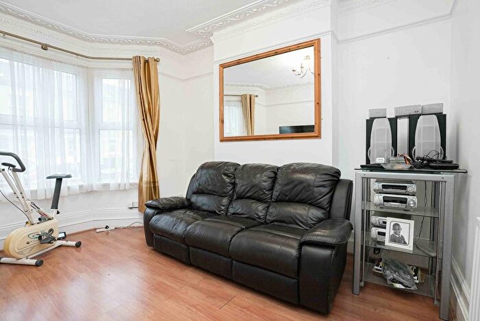 3 Bedroom Terraced House For Sale In Ceres Road, Plumstead, SE18
