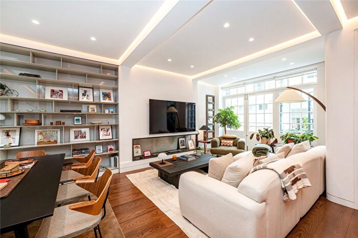 4 Bedroom Mews To Rent In Denbigh Close, Notting Hill, London, W11