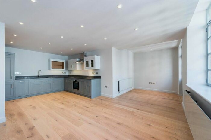 2 Bedroom Flat To Rent In Eyre Street Hill, Clerkenwell, EC1R