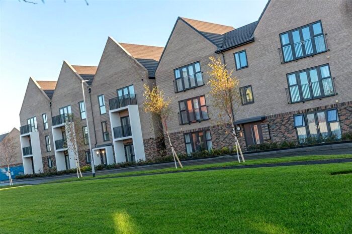 2 Bedroom Flat For Sale In Holmhill Drive, Felixstowe, IP11