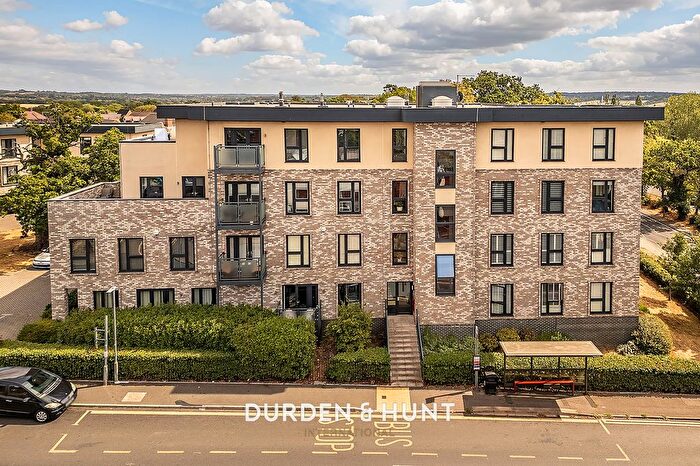 2 Bedroom Flat For Sale In Newmans Lane, Loughton, IG10