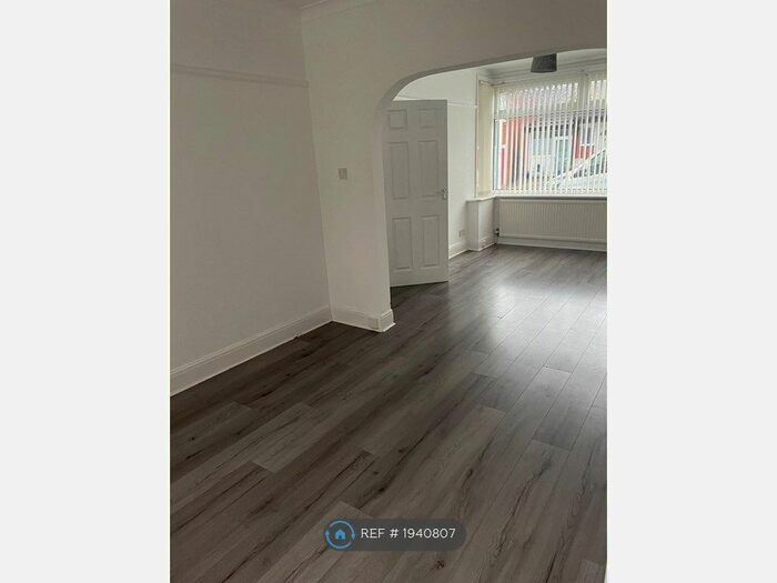 3 Bedroom Semi-Detached House To Rent In Co-Operative Street, Hazel Grove, Stockport, SK7