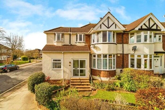 4 Bedroom Semi-Detached House For Sale In Kenton Lane, Harrow, HA3