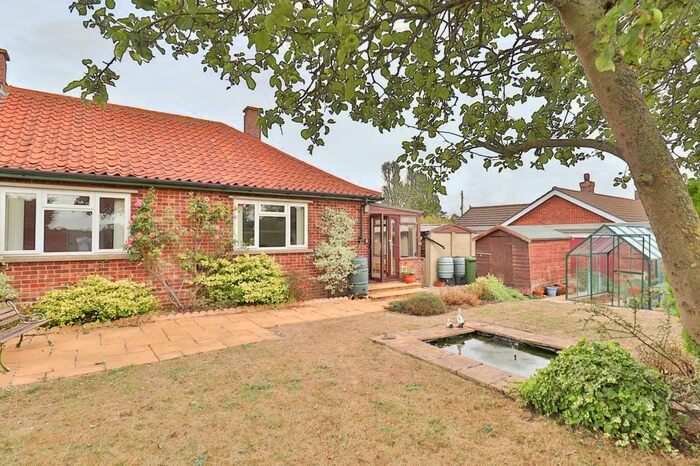 2 Bedroom Semi-Detached Bungalow For Sale In Church Road, South Lopham, Diss, IP22