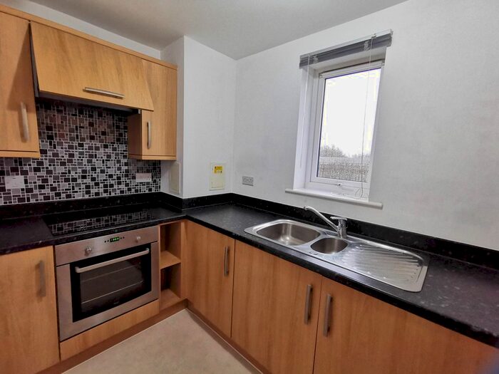 2 Bedroom Flat To Rent In Adams Drive, Willesborough, Ashford, TN24