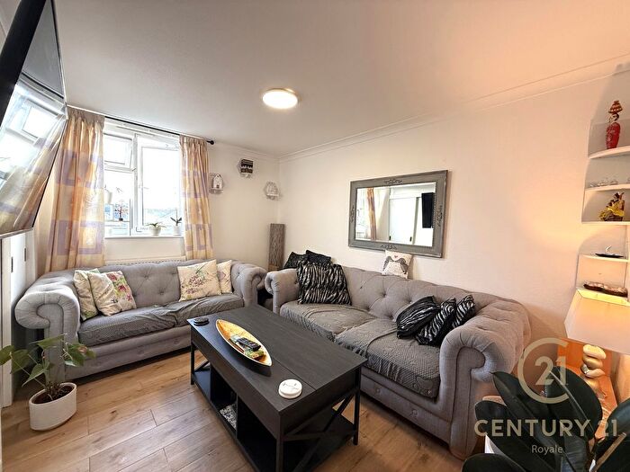 3 Bedroom Flat To Rent In Mill Place, Kingston Upon Thames, KT1