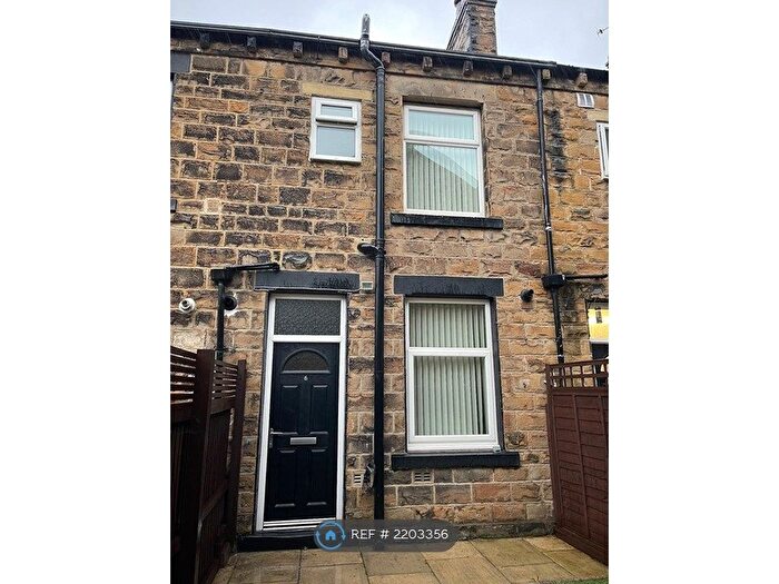 4 Bedroom Terraced House To Rent In Clough Street, Leeds, LS27