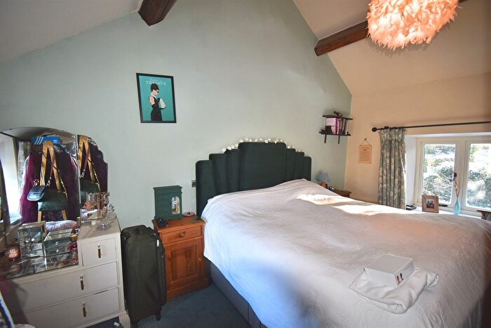 2 Bedroom Semi-Detached House For Sale In The Wash, Chapel-En-Le-Frith, High Peak, SK23