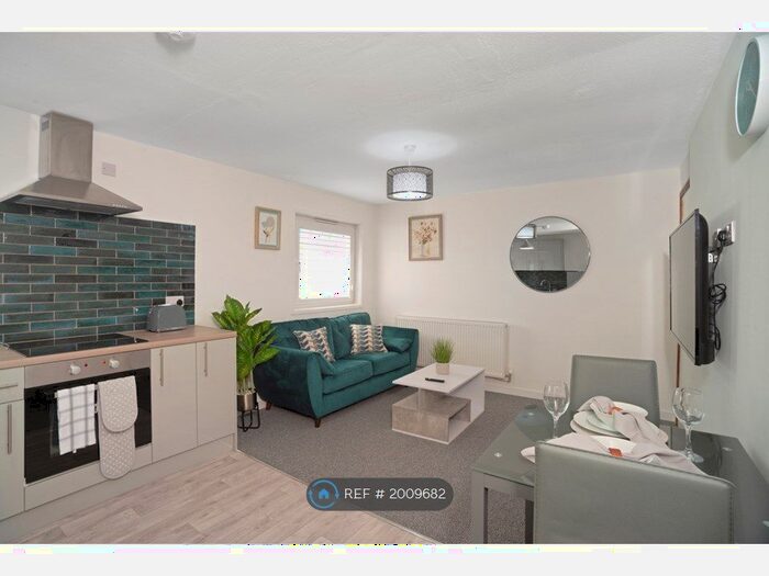 1 Bedroom Flat To Rent In Great Holme Court, Northampton, NN3