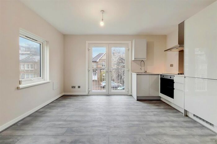 1 Bedroom Flat To Rent In South Park Road, Wimbledon, London, SW19