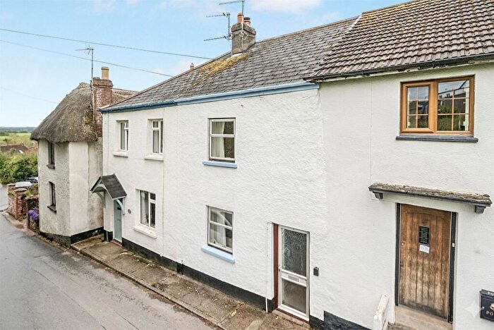 1 Bedroom Cottage For Sale In Victoria Road, Hatherleigh, Okehampton, Devon, EX20