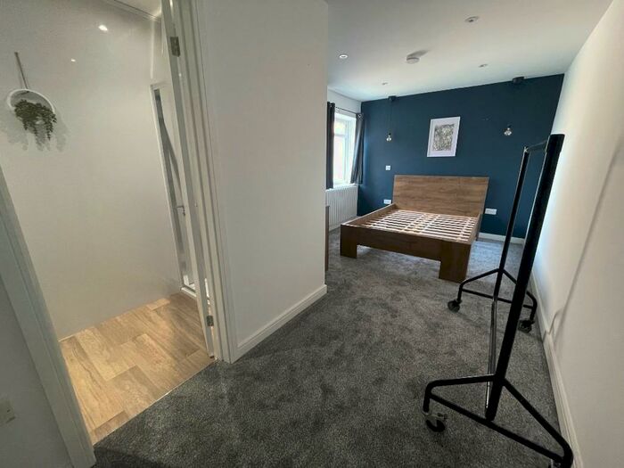 1 Bedroom House Of Multiple Occupation To Rent In Kingston Road, Portsmouth, Hampshire, PO2