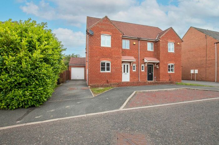 3 Bedroom Semi-Detached House To Rent In Cloverfield, West Allotment, Newcastle Upon Tyne, NE27