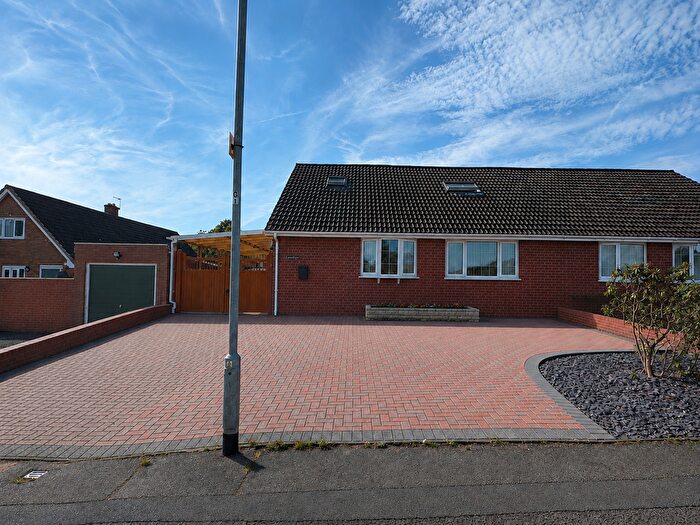 4 Bedroom Semi-Detached Bungalow For Sale In Lakeside Drive, Norton Canes, Cannock, WS11