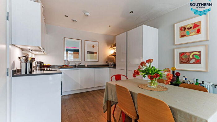 1 Bedroom Flat For Sale In Nicholson Square, E3